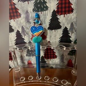 ✨New✨ Hand Beaded Heart Pen